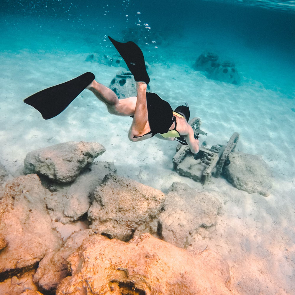 snorkeling in the bahamas on a yacht