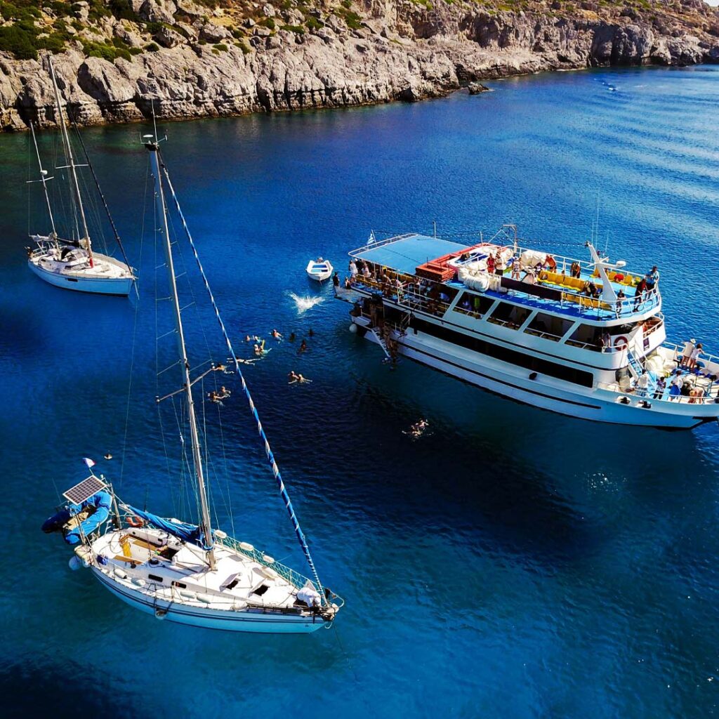 How to Celebrate Special Occasions on Private Yacht Cruises