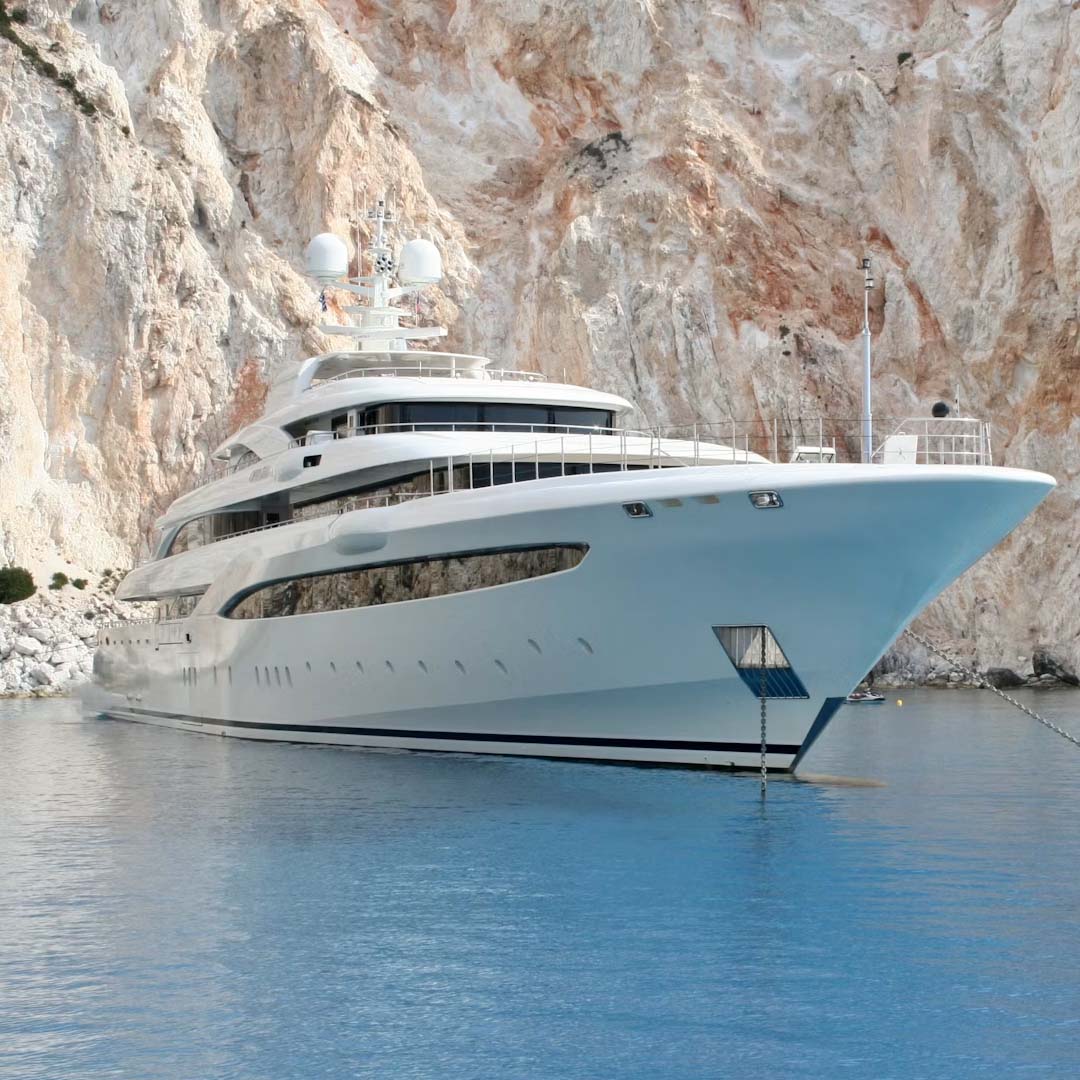 chartering a superyacht